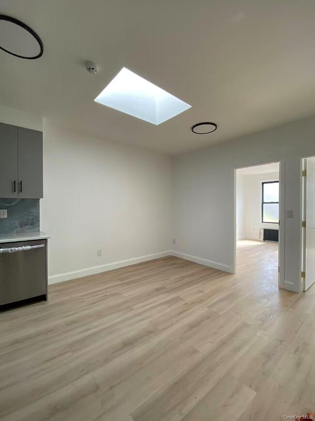 Building Photo - 8-55 Wyckoff Ave