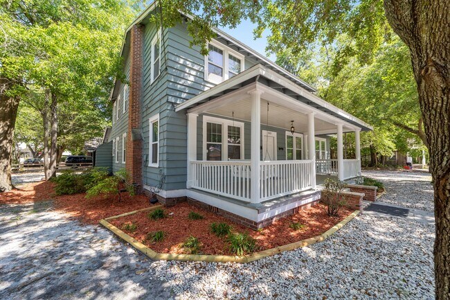 Building Photo - 1022 NW 3rd Ave