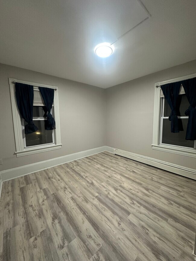 Building Photo - South Broadway St