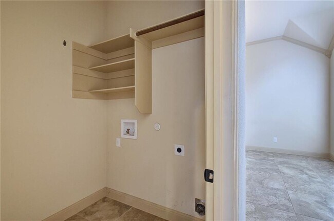 Building Photo - 645 Clear Springs Hollow