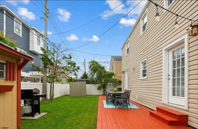 Building Photo - 303 N Wilson Ave