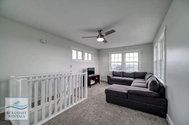 Building Photo - FULLY FURNISHED SEASONAL AVAILABLE NOW THR...