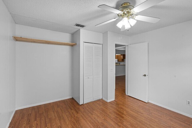 Building Photo - 2/2 Condo With Screened Patio in Conway area