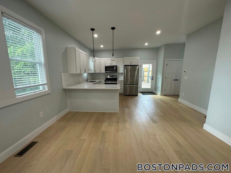 Building Photo - 3 Walley St