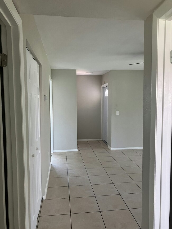 Building Photo - 5774 Gallatin Ln