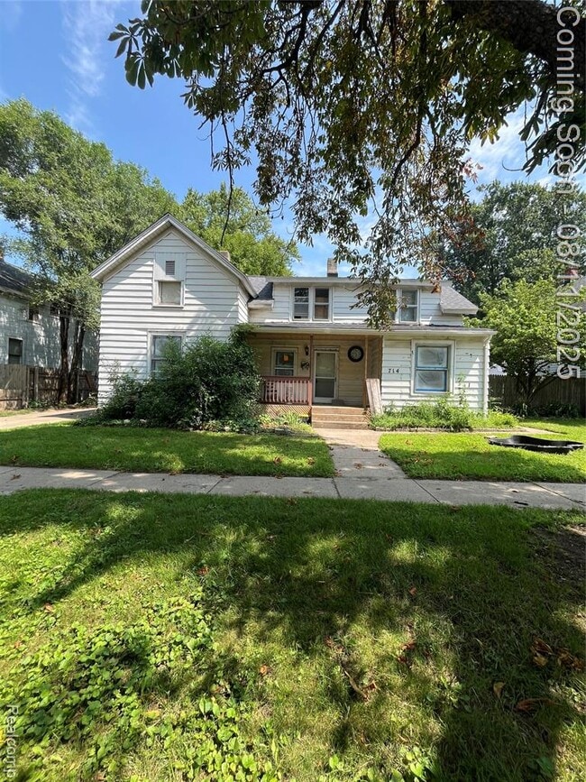 Primary Photo - 714 W 8th St