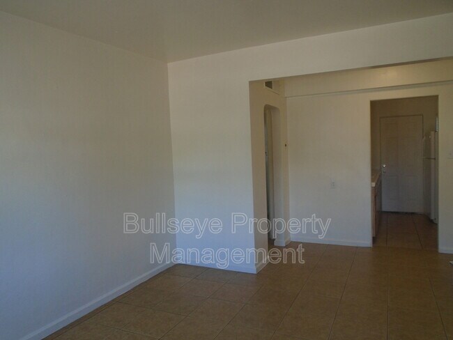 Building Photo - 303 W Highland Ave