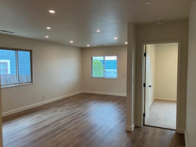 Building Photo - 639 Belden St