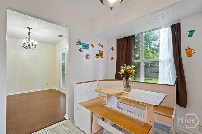 Building Photo - 156 Laurel Green Ct