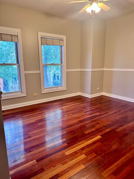 2nd br - 3122 N Paulina St