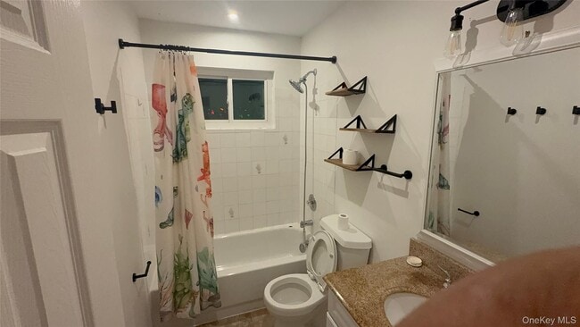 Building Photo - 133 Moriches Ave