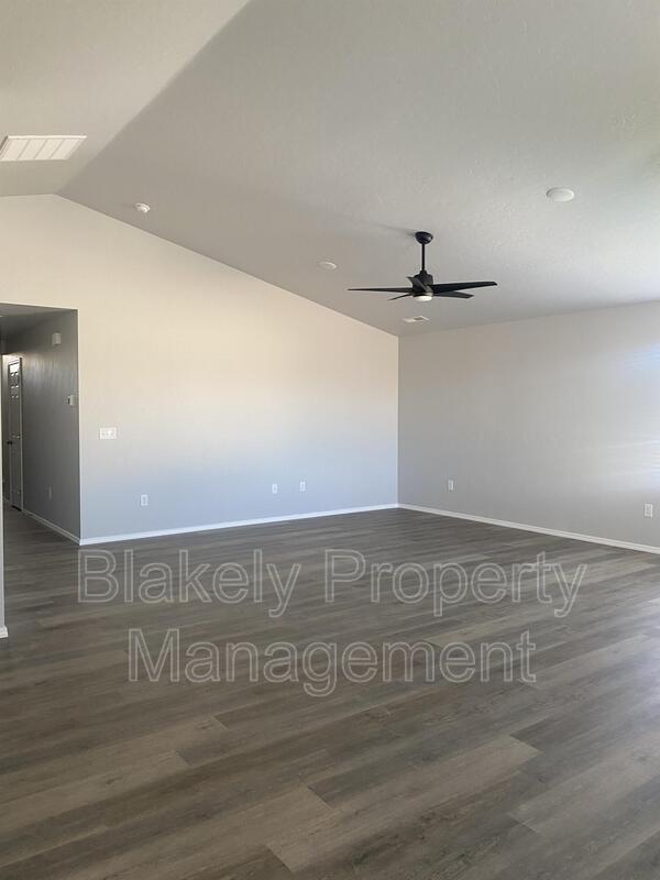 Building Photo - 1415 Carrol Town Wy
