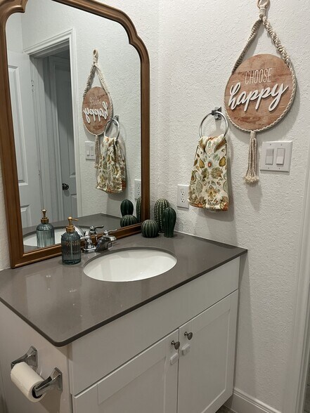 Guest BR 1 - 2 of 2 - 6615 Morgan Path