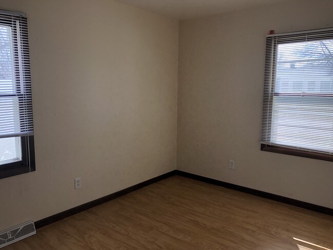 Building Photo - 733 39th Ave