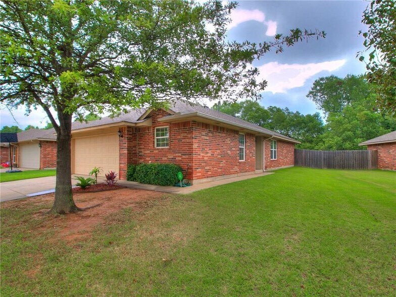Building Photo - 528 Choctaw Gate Dr