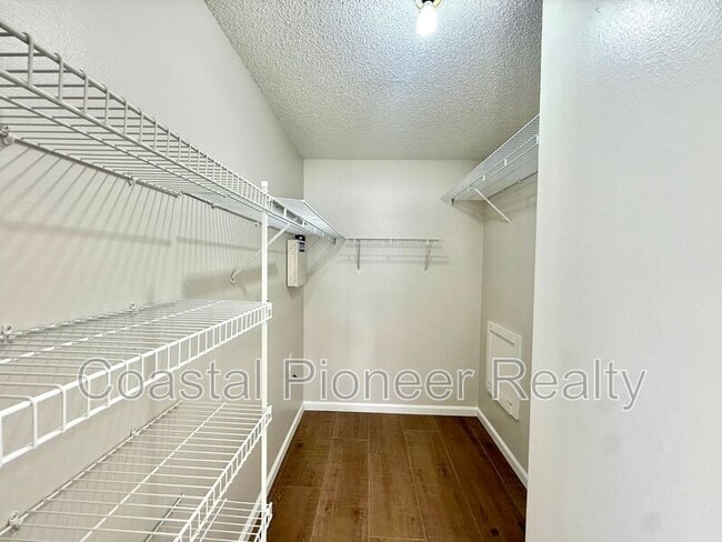 Building Photo - 11222 Clayridge Dr