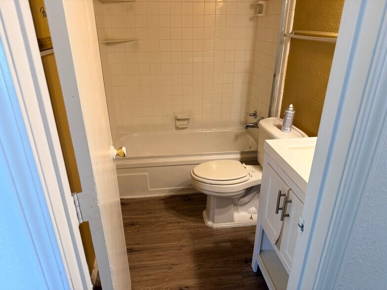 Building Photo - 2529 E 29th St N