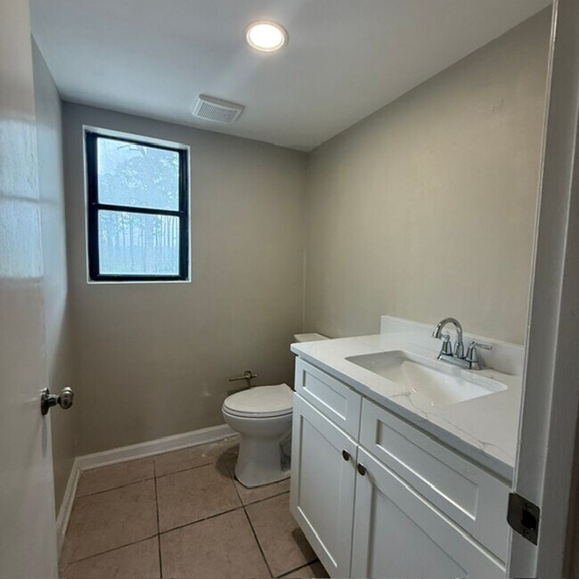 Building Photo - Bay Front Condo for Rent