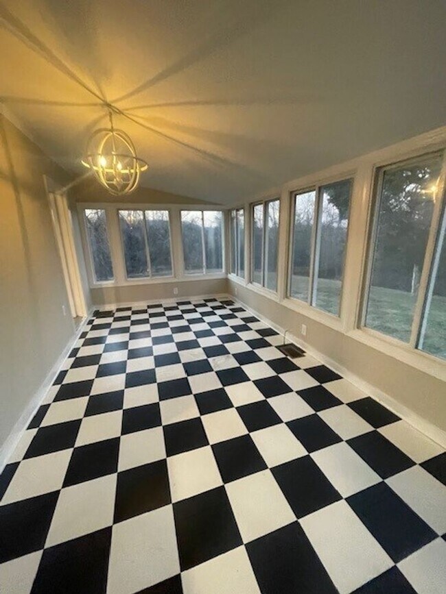 Building Photo - Beautiful Home on 5 Acres in Mt. Juliet, TN!