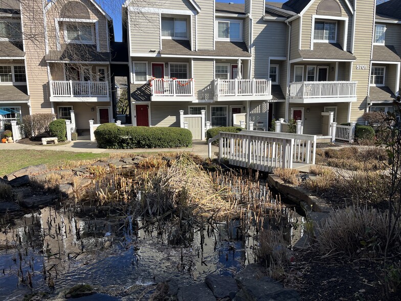 Primary Photo - 5701 Chapman Mill Dr