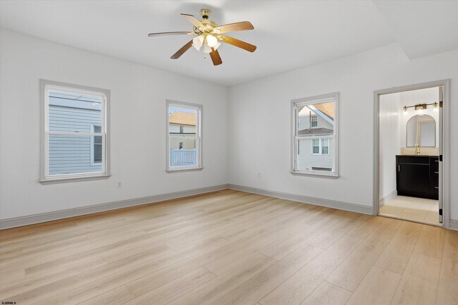 Building Photo - 123 S Berkley Square