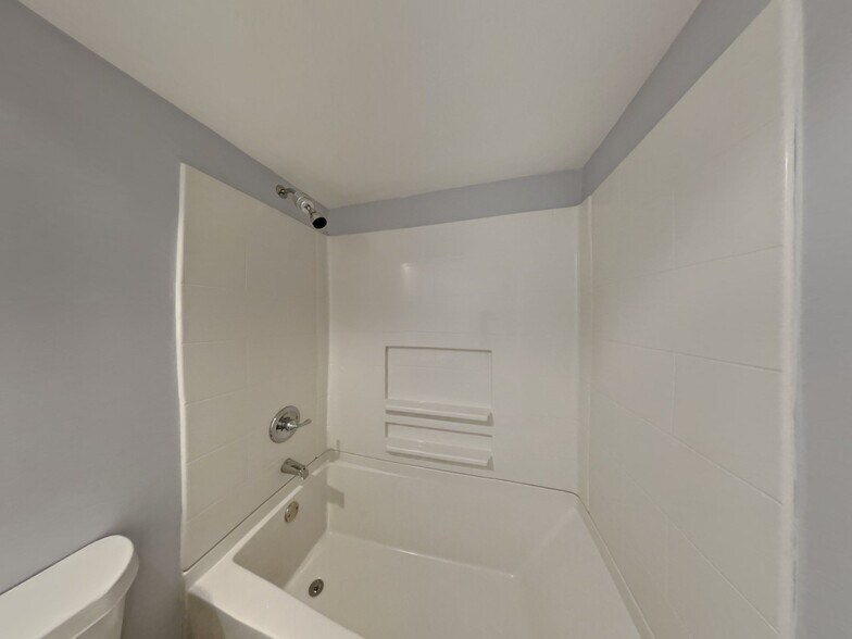 Building Photo - 3125 Colonial Way
