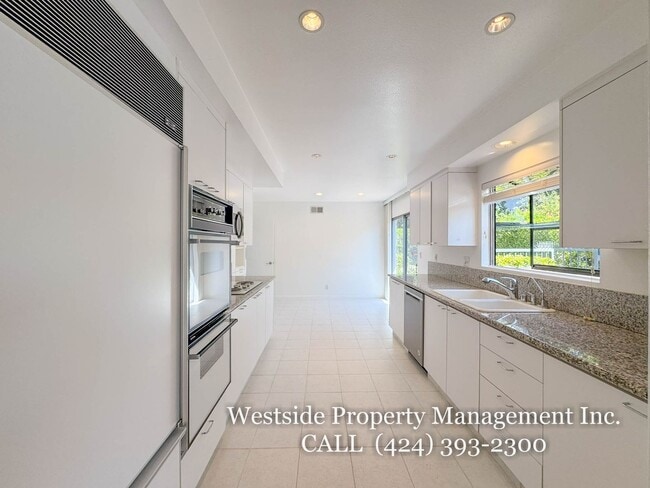 Building Photo - 16951 Ivadel Pl