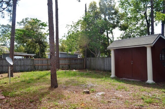 Building Photo - 660 Jasmine Rd