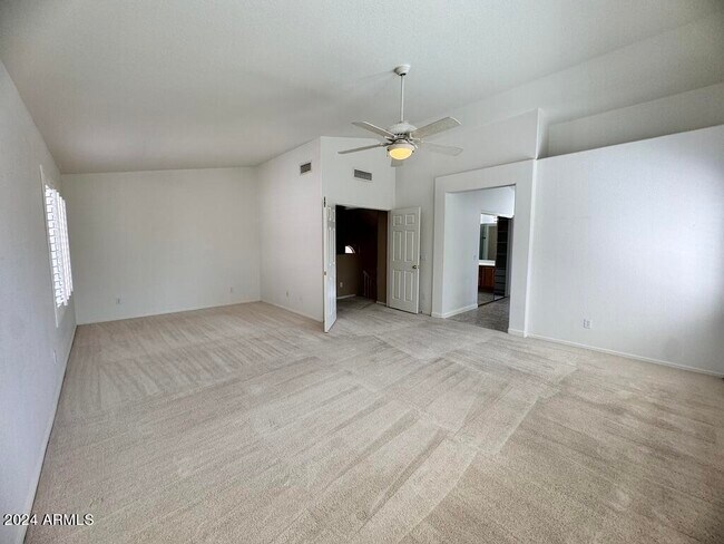 Building Photo - 1873 W Falcon Dr