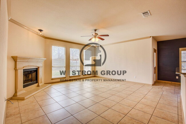 Building Photo - 3217 Hornbeam St