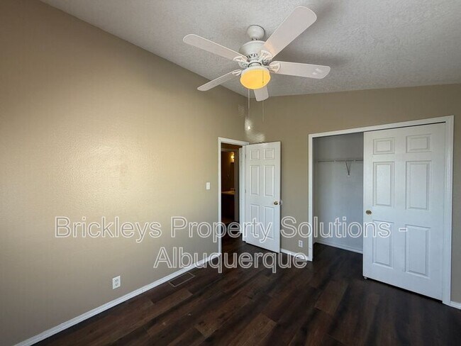 Building Photo - 10527 Brookline Pl NW