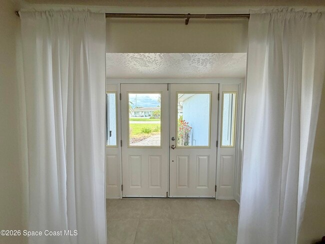 Building Photo - 190 Harwood Ave