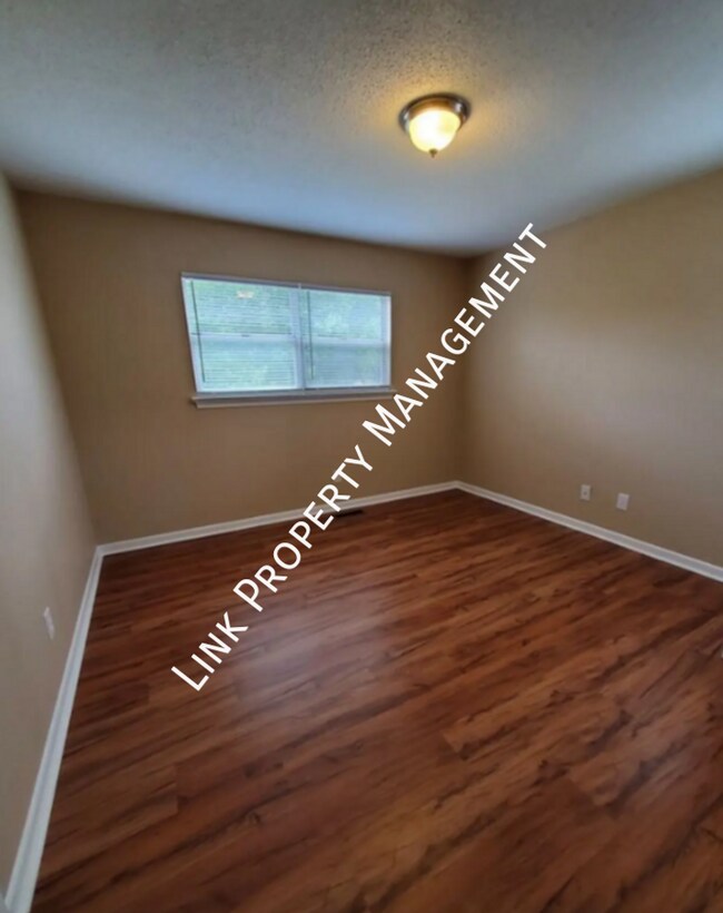 Building Photo - 4911B Marylin Lane-