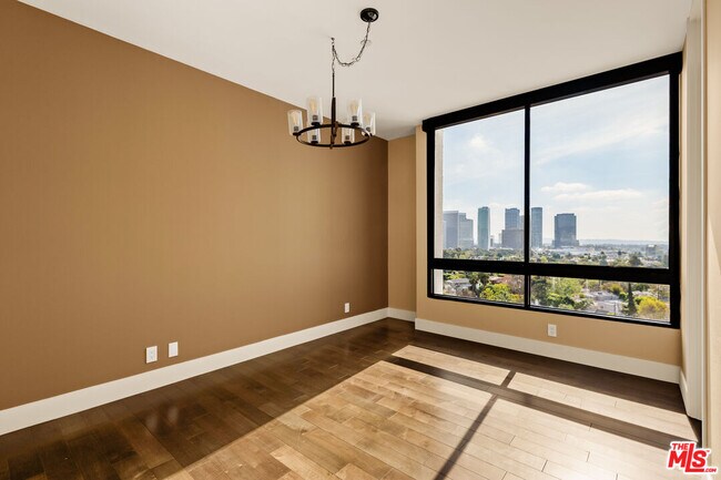 Building Photo - 10350 Wilshire Blvd