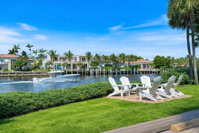 Building Photo - 1160 Hillsboro Mile