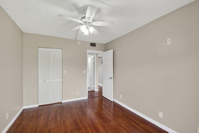 Building Photo - 2200 Springdale Blvd