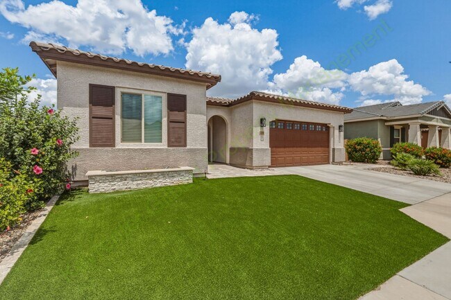Building Photo - Stunning Gilbert Home Located in the Beautiful Belrose Gated Community!