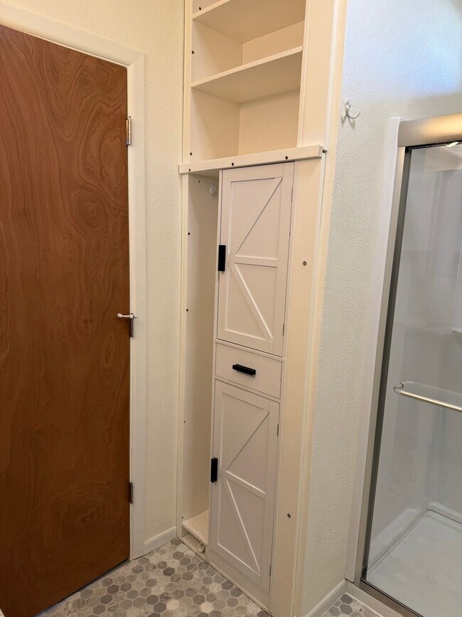 Building Photo - Beautiful 1 bedroom 1 bath unit in Springfield!