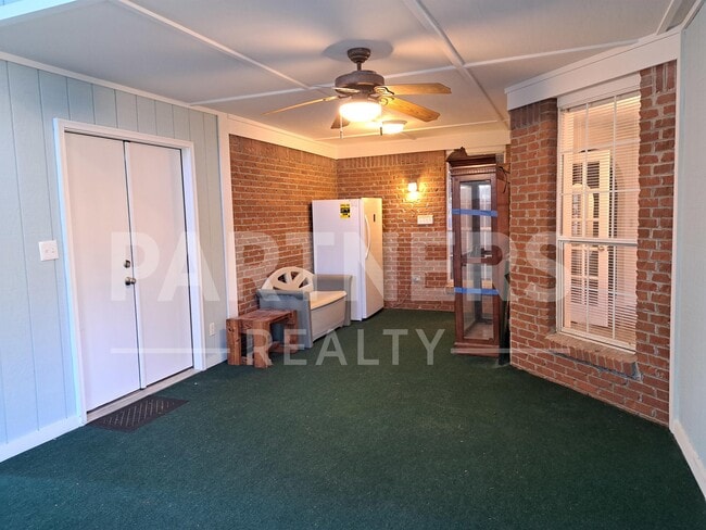 Building Photo - 844 Brookland Curv