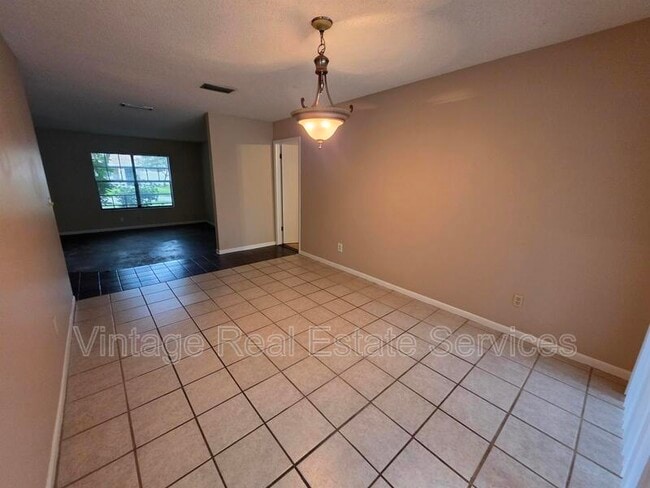Building Photo - 4604 Landscape Dr