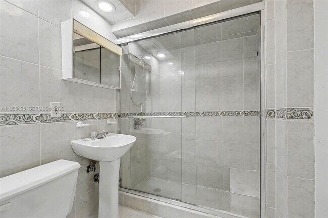 Building Photo - 5936 SW 29th St