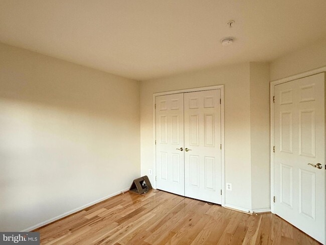 Building Photo - 819 Oak Knoll Terrace