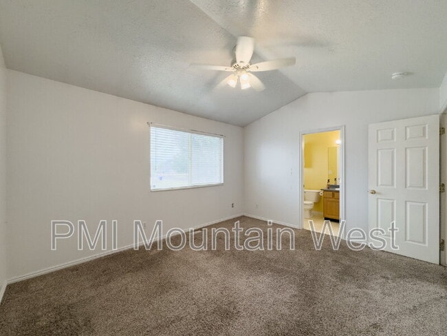 Building Photo - 2419 1850 N St