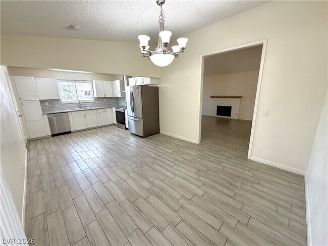 Building Photo - 6200 Cedarwood Ave