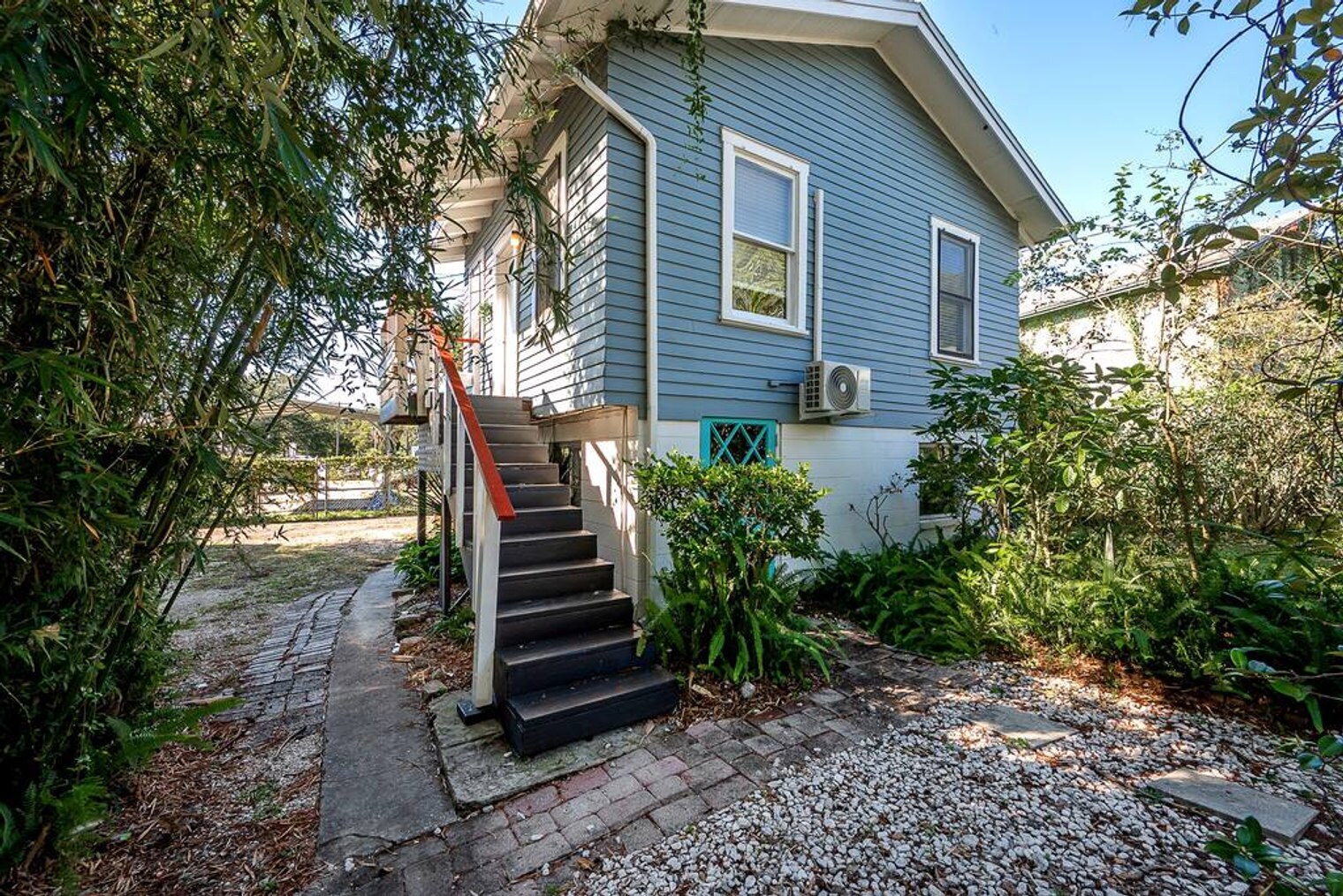 Building Photo - 5708 N Suwanee Ave