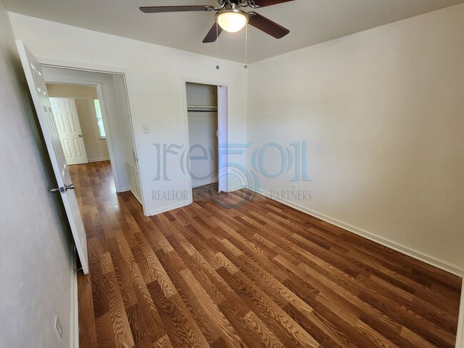 Building Photo - 29 Brookview Dr