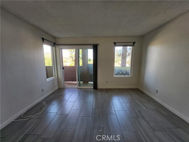 Building Photo - 1015 La Terraza Cir