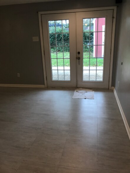 Building Photo - 443 Normandy Rd