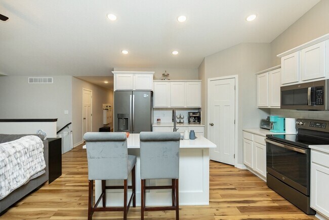 Building Photo - 1225 Cedar St