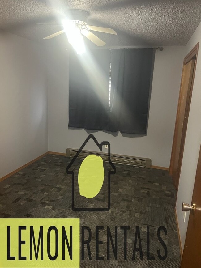 Building Photo - 3 bedroom house for rent $1,100.00 per month